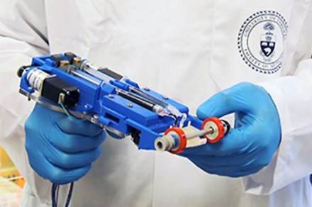 Researchers have developed a portable 3D skin printer (Image: Inhabitat) Researchers have developed a portable 3D skin printer (Image: Inhabitat)