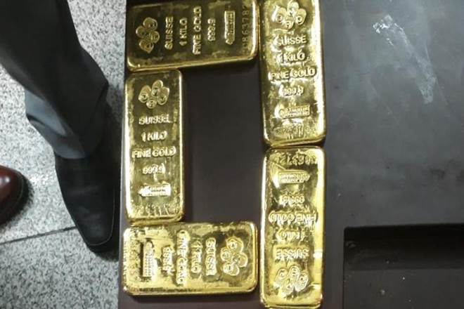 gold bars fpund in delhi airport, Delhi IGI airport, CISF, Indira Gandhi International Airport, delhi airport toilet