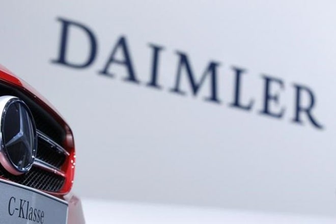 Daimler has submitted a software update for the engines for regulatory approval, the German weekly paper said on Sunday. Daimler has submitted a software update for the engines for regulatory approval, the German weekly paper said on Sunday.