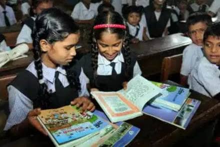 The Delhi government has sent a de-recognition notice to a private school in East Delhi for not providing free uniform and books to students admitted under the EWS category and directed two schools to roll back fee hike. (Representative photo: IE)