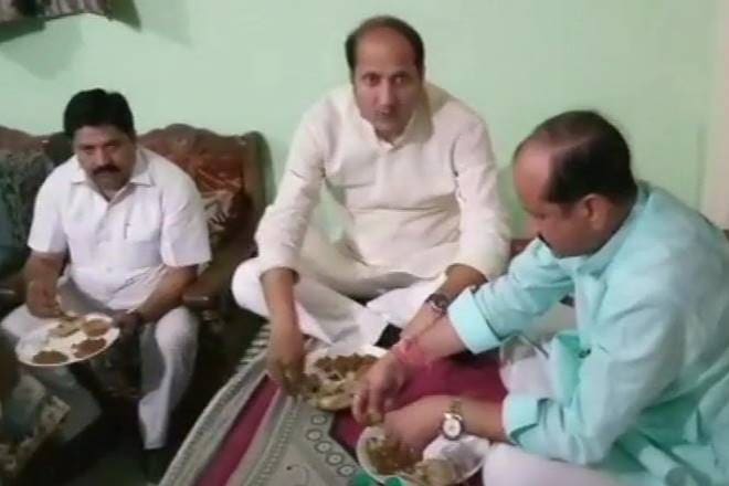 UP minister dinner, dalit home dinner, UP minister own food, suresh rana, yogi govtv UP minister dinner, dalit home dinner, UP minister own food, suresh rana, yogi govtv