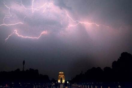Thunderstorms, thunderstorms in up, Uttar Pradesh, Dust storms, Rajasthan, thunderstorm warning, thunderstorm in india, thunderstorm alert, squall, thunderstorm news, thunderstorm in north india