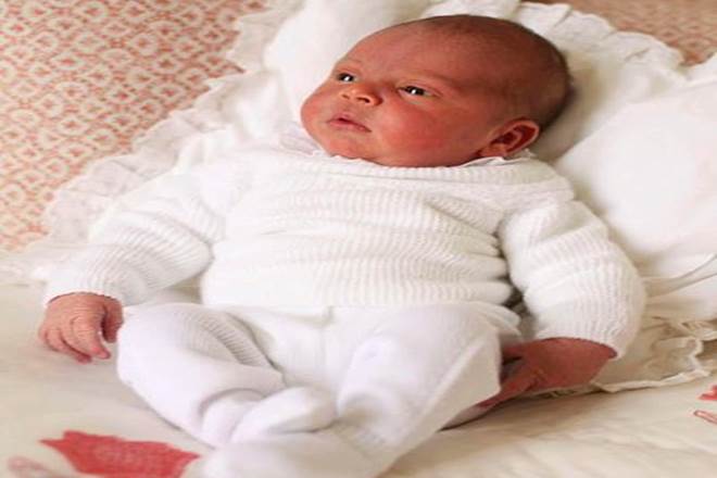 Prince William, Kate Middleton, royal baby official pic, Louis Arthur Charles, royal baby latest pic, Prince Louis, Charlotte, The Kensington Palace