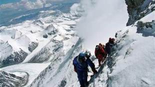 everest peak, sushma swaraj, indians stranded