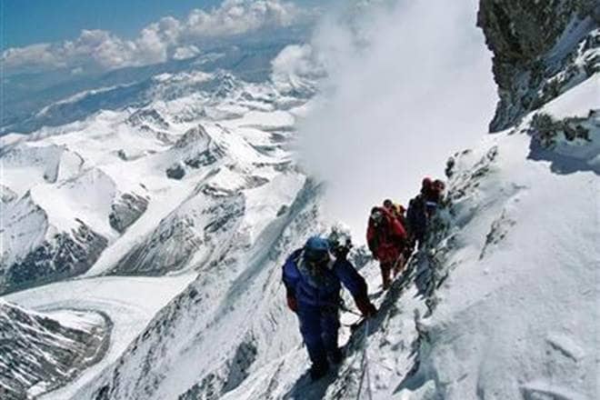 everest peak, sushma swaraj, indians stranded