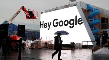 Google makes AI-powered emoji scavenger hunt. (IE)
