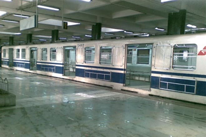 Kolkata Metro train, Kolkata Metro Railway, CPRO, Dumdum station, Belgachia station, air conditioned Kolkata Metro Railway