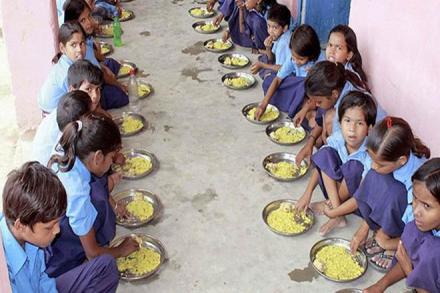 Jharkhand school children il, lizard in meal, dead lizard in khichdi, Domchanch, Koderma district Jharkhand school children il, lizard in meal, dead lizard in khichdi, Domchanch, Koderma district