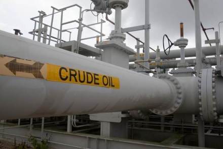 India raises Iran oil imports in April (Reuters)