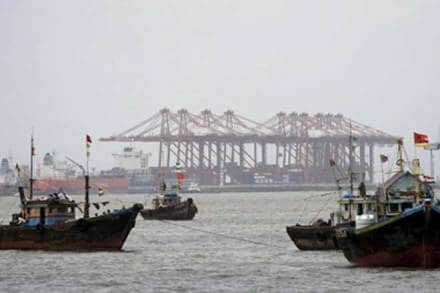 The Ministry of Shipping will award contracts worth nearly Rs 72,000 crore under the Sagarmala Programme in the 2018-19 fiscal, a senior government official said today.