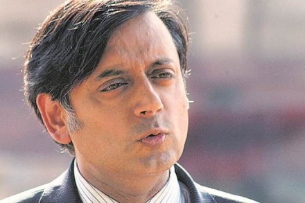 Shashi Tharoor, shashi tharoor Twitter, Shashi Tharoor social media, Congress, Raghuram Rajan, Bank of England, Bank of England governor, Thiruvananthapuram, india Shashi Tharoor, shashi tharoor Twitter, Shashi Tharoor social media, Congress, Raghuram Rajan, Bank of England, Bank of England governor, Thiruvananthapuram, india