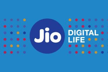 Reliance Jio offers Rs 1800 cashback on purchase of Oppo 4G handsets