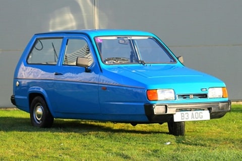 Epic Fail: Reliant Robin car with a gyrocopter for flying, the result will give your weekend a hilarious start!