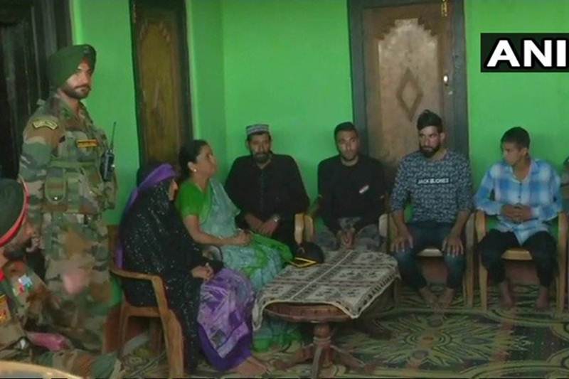 nirmala sitharaman, defence, indian army, aurangzeb, poonch, jammu and kashmir, aurangzeb family, aurangzeb father, rifleman aurangzeb, a hindu soilder aurangzeb, shaheed aurangzeb, shahid aurangzeb, aurangzeb death, who is aurangzeb