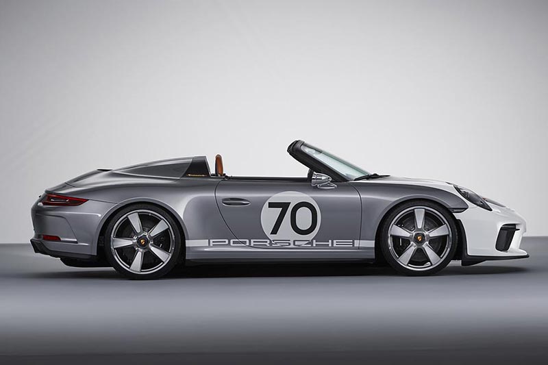 Porsche says that a pure driving experience is the main emphasis of the car. The two-tone shell of the concept study is derived from the current Porsche GT models. It was developed at the Porsche Motorsport Centre, which is the birthplace of the 911 GT2 RS and the GT3 RS.