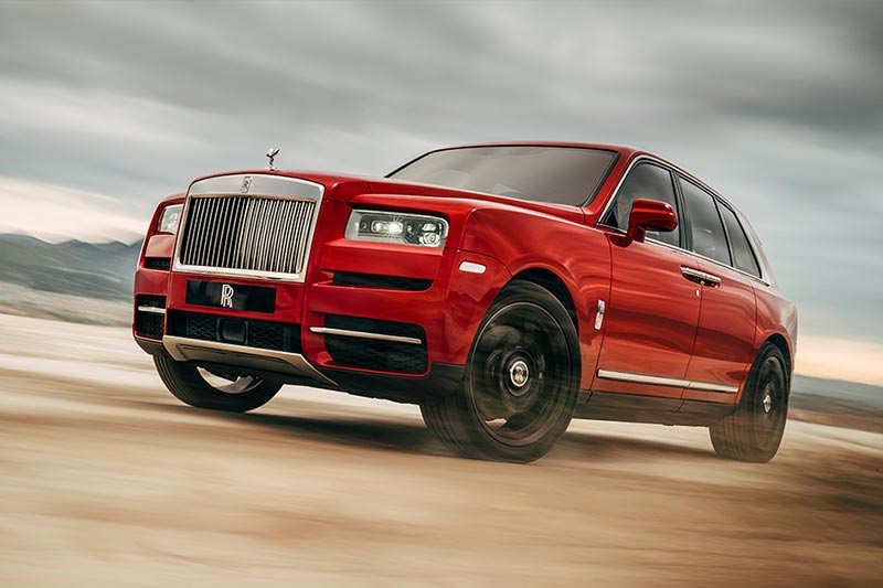 Rolls Royce Cullinan: Rolls Royce took the wraps off its first ever SUV better known as the Cullinan. Cullinan itself is the name of a 3106-carat diamond that was extracted from a South African mine in 1905. The new Rolls Royce Cullinan is no doubt one of the most luxurious SUVs money can buy and it gets features like rear facing pop up seats along with all the luxury that you normally expect from a Rolls Royce.