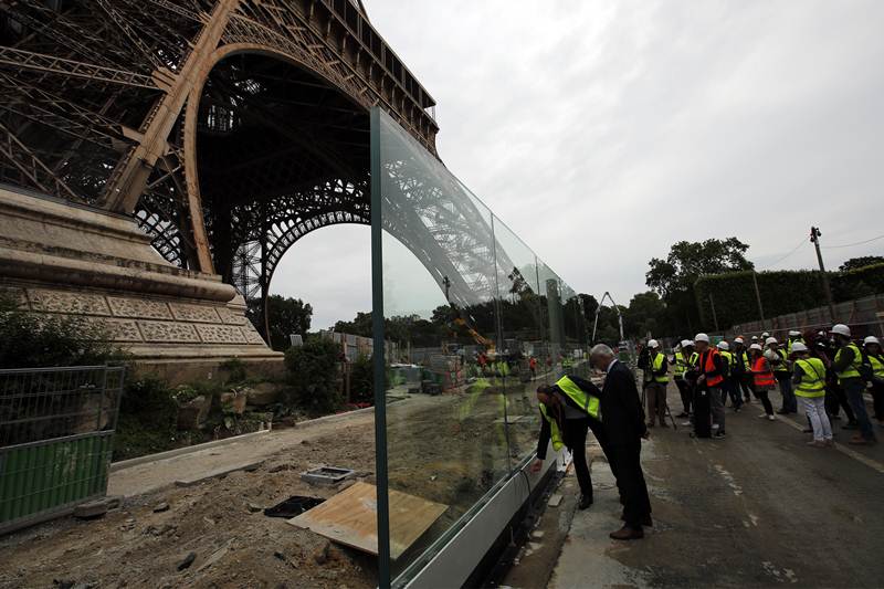 eiffel tower, eiffel tower height, where is eiffel tower, eiffel tower tickets, paris eiffel tower, eiffel tower images, eiffel tower height, eiffel tower bullet proof glass, eiffel tower glass