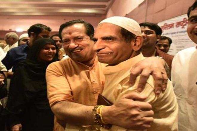 RSS, Rashtriya Swayamsevak Sangh, Iftar Party, Muslim Rashtriya Manch, Indresh Kumar, BJP, Bharatiya Janata Party, Congress, Indian National Congress RSS, Rashtriya Swayamsevak Sangh, Iftar Party, Muslim Rashtriya Manch, Indresh Kumar, BJP, Bharatiya Janata Party, Congress, Indian National Congress