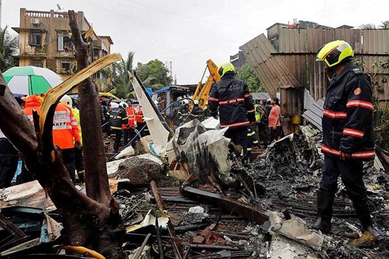 mumbai plane crash, Plane crash in mumbai, mumbai plane crash video, ghatkopar plane crash, ghatkopar plane crash today, ghatkopar plane crash video, plane crash in mumbai ghatkopar today, chartered plane, plane crash ghatkopar, king air c90, plane crash news, uy aviation, up government plane crash, up govt plane news