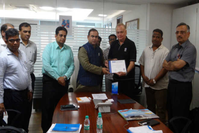 Jaykumar Rawal, hon'ble minister, Tourism &(EGS), Government of Maharashtra and Scuba divers of MTDC Tarkarli Tarkarli Resorts received this prestigious award in the presence of Vijay Gautam, (IAS), principal secretary, Department of Tourism and Culture, Government of Maharashtra & MD,MTDC and Aashutosh Rathod, Jt. MD, MTDC and other MTDC officials