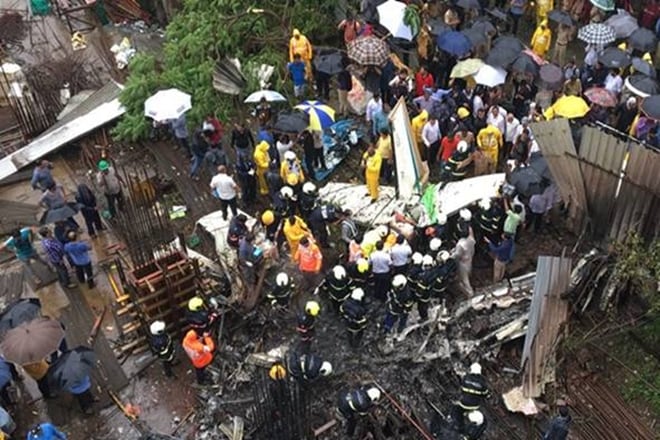 Mumbai plane crash, Aviation accidents and incidents, Mumbai, Ghatkopar, UY Aviation, Indamer Aviation, Juhu airport, Laborer