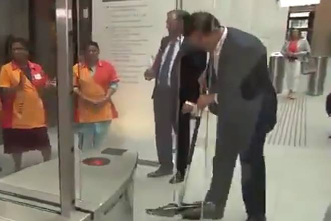 Mark Rutte, Mark Rutte spils coffee, Mark Rutte coffee video, viral video, Mark Rutte viral video, Mark Rutte coffee video, netherlands prime minister, netherlands pm, world news
