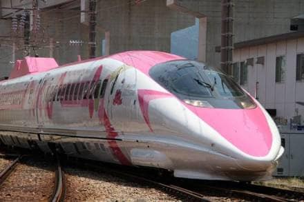 bullet train, pink bullet train, japan bullet train, hello kitty, hello kitty bullet train, japan hello kitty bullet train, special bullet train, pink train, special train