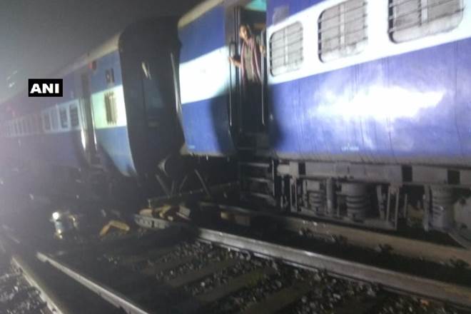  Mumbai-Howrah Mail derail, Maharashtra, train, train detrail, detrailment, rail traffic