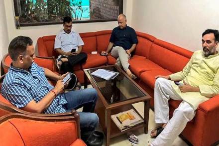 Delhi High Court, Selhi chief minister, Arwind Kejriwal, IAS officers, deadlock, Vijender Gupta, Deputy Chief Minister Manish Sisodia, Lieutenant Governor Anil Baijal, Hari Nath Ram, June 18