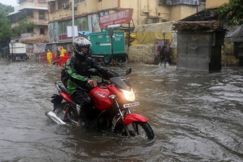 Mumbai rain photos, Mumbai rain pics, mumbai rains, mumbai weather, mumbai news, mumbai rain news, rains in mumbai, rains in mumbai now, rains in mumbai today live, rains in mumbai 2017