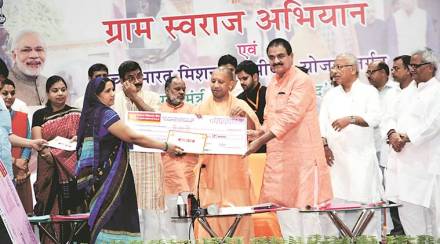 mango, mango lover, yogi mango, mango festival, king fruit, up, up cm, yogi adityanath, mango production