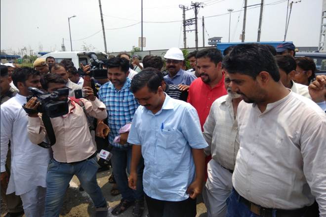 Arvind Kejriwal directed the principal secretary (health) to re-inspect such sites marked as "non feasible" and get them approved.(Image: Twitter/Arvind Kejriwal) Arvind Kejriwal directed the principal secretary (health) to re-inspect such sites marked as "non feasible" and get them approved.(Image: Twitter/Arvind Kejriwal)