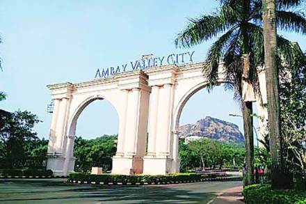 Auctioning process of Sahara group's prized Aamby Valley properties has been put off 