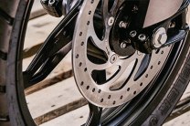  Dual disc brakes with ABS 