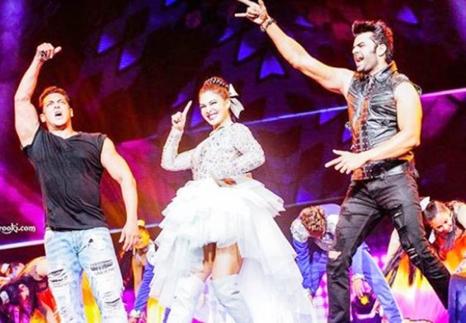 Soulfit Sonic V08 is a decent fitness band with activity tracker and heart rate monitor