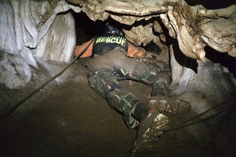 thailand cave rescue, thailand cave rescue operation, Thai football team, Thai football team trapped, Tham Luang, Tham Luang cave, thailand, SEAL diver, Thai Navy, world news, latest photos