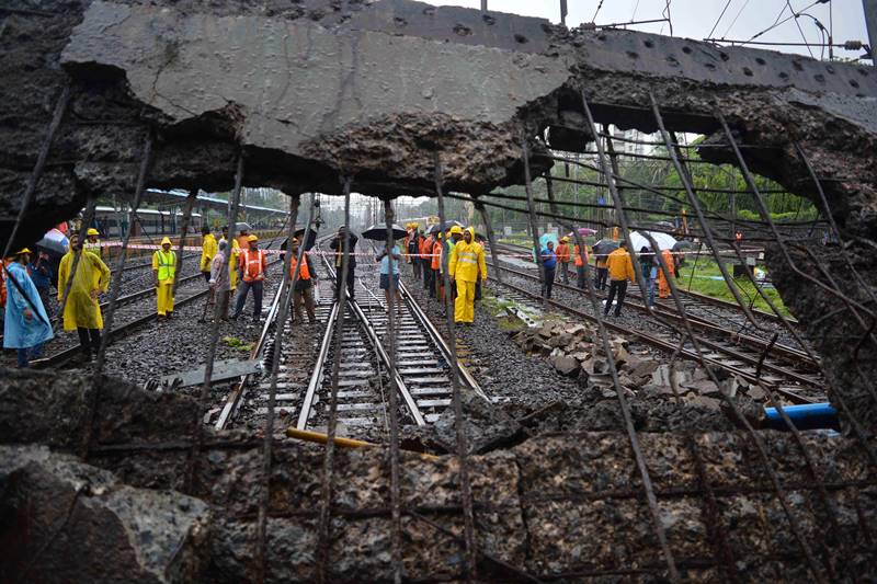Mumbai footover bridge, Mumbai foot over bridge, Mumbai footover bridge collapse, Mumbai footover bridge incident, mumbai bridge collapse, mumbai bridge news, mumbai bridge accident, mumbai bridge collapse news, mumbai bridge collapse photos