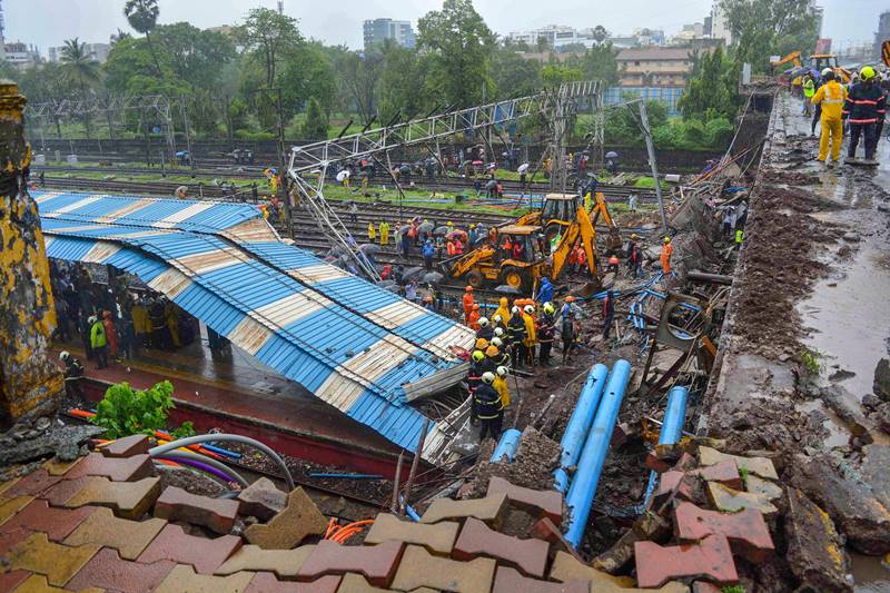 Mumbai footover bridge, Mumbai foot over bridge, Mumbai footover bridge collapse, Mumbai footover bridge incident, mumbai bridge collapse, mumbai bridge news, mumbai bridge accident, mumbai bridge collapse news, mumbai bridge collapse photos