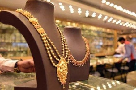 Gold prices fall for 4th straight day: Check latest gold, silver prices in Delhi NCR today