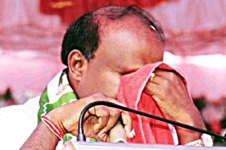KUMARASWAMY BREAKS DOWN, kumarasway video crying, kumara swsasunege, kumaraswamy rally crying video KUMARASWAMY BREAKS DOWN, kumarasway video crying, kumara swsasunege, kumaraswamy rally crying video
