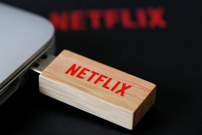 Netflix shares crash over 4% after Deutsche Bank warns of subscriber shortage! S&P 500 hits 5-month high
