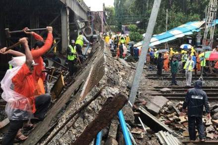 Andheri overbridge, Andheri overbridge collapse, Western Railway, train services,  suburban Andheri, india news