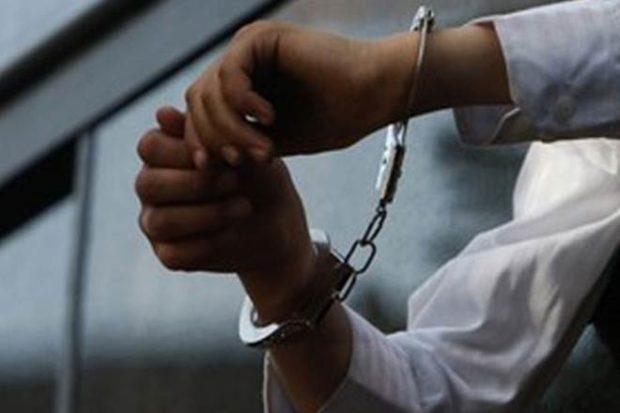 On July 20, the accused alleged cheated a customer named Sanjay Kumar Bansal, a resident of Surya Apartment in sector-6, by collecting his mobile phone worth Rs 36,000, the DCP said. (Representational photo)