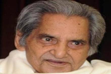 Gopal Das Neeraj, Gopal Das Neeraj passes away, Doyen of Hindi poetry, hindi poetry, Padma Bhushan awardee