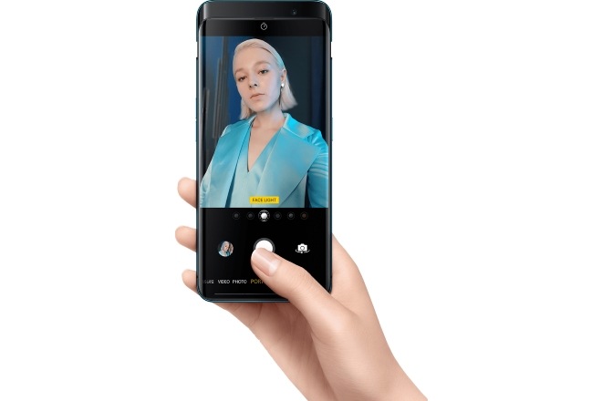 Oppo Find X has dual cameras on the rearside of the module