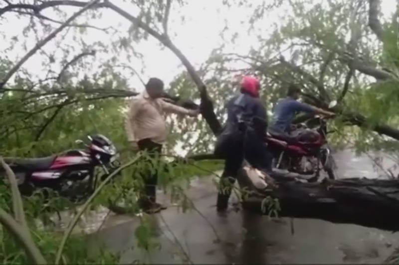 Rain in delhi, rain in india, monsoon in india, monsoon across in india, rains in india pics, pics of monsoon in india