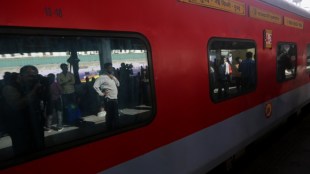 CAG criticises Indian Railways flexi-fare scheme