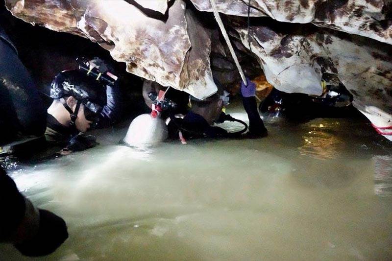 thailand cave rescue pictures, thailand cave rescue photos, thai cave rescue pictures, thai cave rescue, thailand cave rescue, thai cave incident, thai navy seal, thai soccer team rescue, thailand cave rescue story