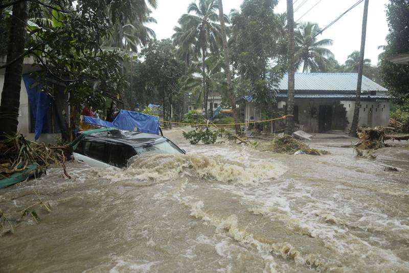 kerala rain news, kerala rain update, kerala rain photos, kerala rain images, kerala rain idukki dam, idukki dam water level latest, idukki dam images, kerala floods images, kerala floods update, kerala floods news, kerala latest news, kerala news today