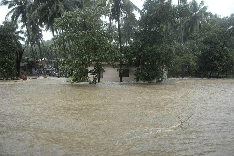 kerala rain news, kerala rain update, kerala rain photos, kerala rain images, kerala rain idukki dam, idukki dam water level latest, idukki dam images, kerala floods images, kerala floods update, kerala floods news, kerala latest news, kerala news today